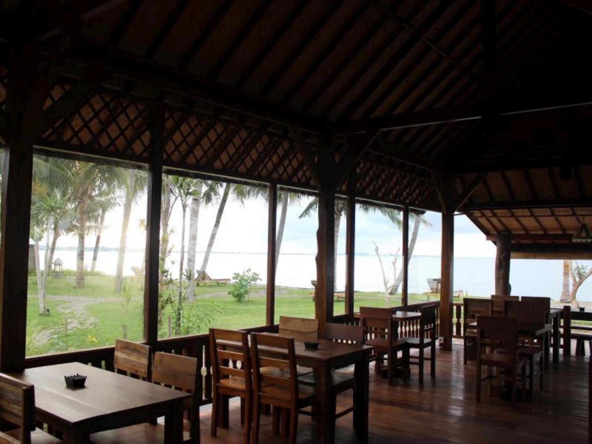 Mina Tanjung Hotel Exterior foto