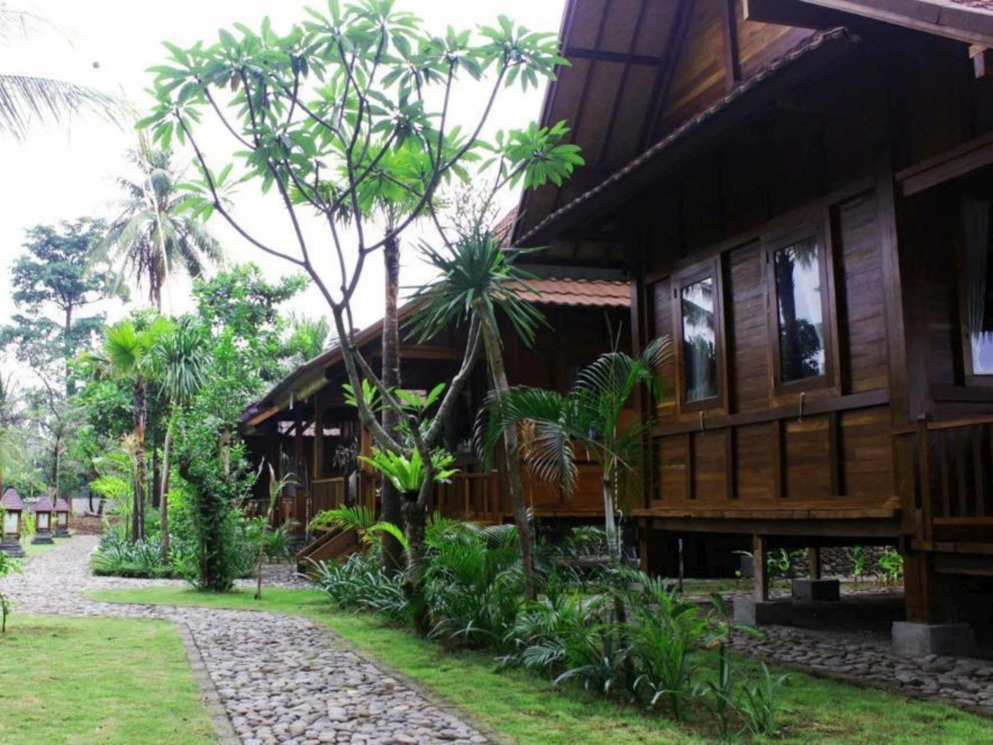 Mina Tanjung Hotel Exterior foto